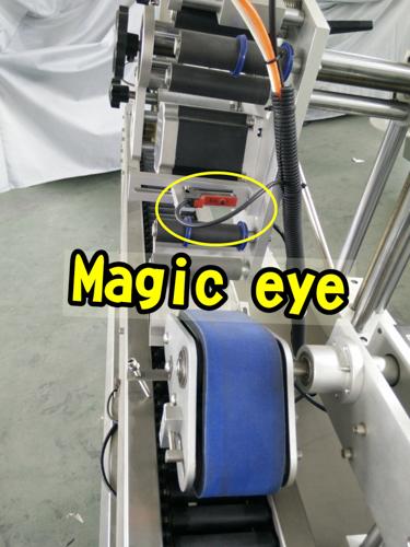 ചെറിയ റ round ണ്ട് ബോട്ടിലുകൾക്കായി ഹൈ സ്പീഡ് ഡെൽറ്റ സെർവോ ലേബലിംഗ് മോട്ടോർ ഡ്രൈവർ വിയൽ ലേബലിംഗ് മെഷീൻ