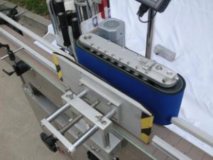 ഉണങ്ങിയ പശയ്‌ക്കായുള്ള ഓട്ടോമാറ്റിക് റ round ണ്ട് ബോട്ടിൽ ലേബലിംഗ് മെഷീൻ, സിഇയ്ക്കുള്ള മരം കേസ് / എക്‌സ്‌പോർട്ട് പാക്കിംഗ് ലേബലിംഗ് മെഷീൻ