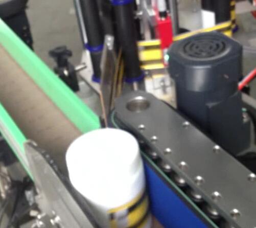 റ ound ണ്ട് ബോട്ടിൽ ലേബലിംഗ് മെഷീൻ, ബ്രൗണ്ട് പഞ്ചസാര പാത്രത്തിനായുള്ള ബോട്ട്ലിംഗ്, ലേബലിംഗ് മെഷീൻ