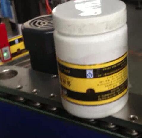 റ ound ണ്ട് ബോട്ടിൽ ലേബലിംഗ് മെഷീൻ, ബ്രൗണ്ട് പഞ്ചസാര പാത്രത്തിനായുള്ള ബോട്ട്ലിംഗ്, ലേബലിംഗ് മെഷീൻ