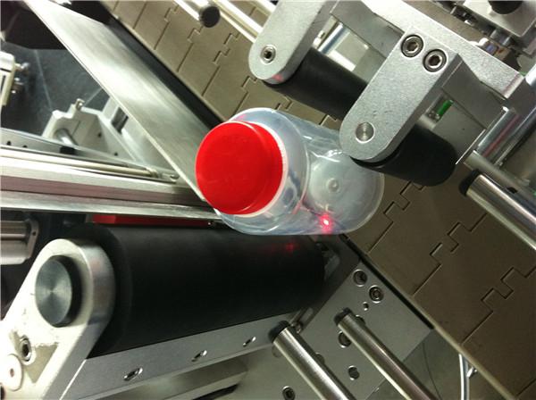 പാവ്പാവ് / പേരയ്ക്ക റ ound ണ്ട് ബോട്ടിൽ സ്റ്റിക്കർ ലേബലിംഗ് മെഷീൻ ഡ്രിങ്ക് ഫീൽഡിനായി