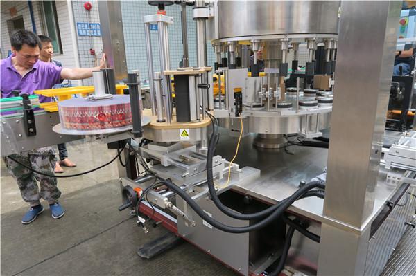 സിഇ റോട്ടറി സ്റ്റിക്കർ ലേബലിംഗ് മെഷീൻ സിംഗിൾ പൂർണ്ണ ഓട്ടോമാറ്റിക് ബോട്ടിൽ ചിറകുള്ളത്