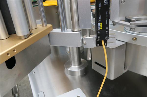 ഫില്ലിംഗ് മെഷീൻ ഓപ്ഷനുകൾ ബെൽറ്റിനൊപ്പം ഹൈ സ്പീഡ് റോട്ടറി സ്റ്റിക്കർ ലേബലിംഗ് മെഷീൻ