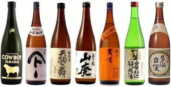 ഹൈ സ്പീഡ് പശ ലേബലിംഗ് മെഷീൻ ലീനിയർ ഫ്രണ്ട് / ബാക്ക് / ടോപ്പ് സൈഡ്