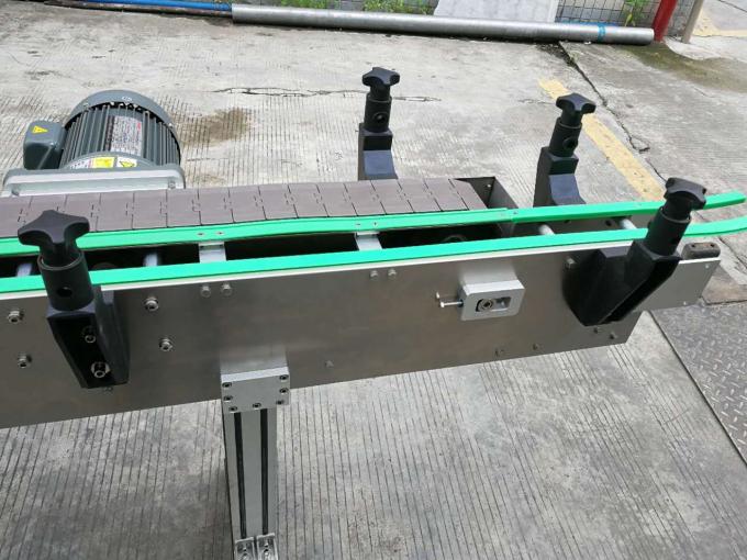 ഇരട്ട വശങ്ങളിൽ / ഒരു വശത്ത് ഓട്ടോമാറ്റിക് സ്റ്റിക്കർ ലേബൽ ആപ്ലിക്കേറ്റർ സ്ക്വയർ ബോട്ടിൽ ലേബലിംഗ് മെഷീൻ