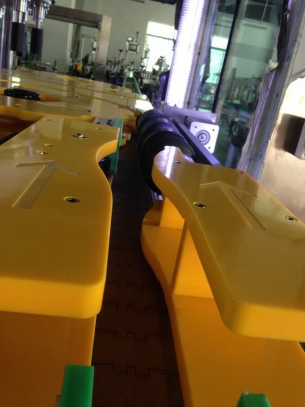 ഉയർന്ന പ്രൊഡക്ഷൻ വൈൻ / ബിയർ ബോട്ടിൽ ലേബലിംഗ് മെഷീൻ, റ ound ണ്ട് ബോട്ടിൽ ലേബലർ