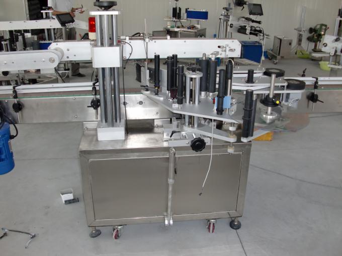 പ്ലാസ്റ്റിക്, ഗ്ലാസ് ബോട്ടിലുകൾ പി‌എൽ‌സി ഓട്ടോമാറ്റിക് ഡബിൾ സൈഡ് സ്റ്റിക്കർ ലേബലിംഗ് മെഷീൻ സെർവോ മോട്ടോർ നിയന്ത്രിക്കുന്നു