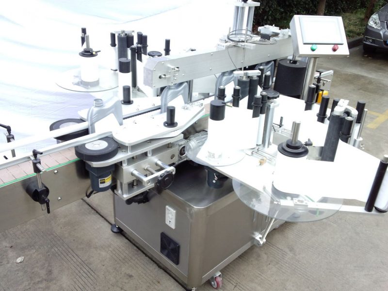 ചൈന സിഇ സർട്ടിഫിക്കറ്റ് ഓട്ടോമാറ്റിക് ബോട്ടിൽ ലേബലിംഗ് ഉപകരണം ഗ്ലാസ് ബോട്ടിൽ ഇരട്ട സൈഡ് സ്റ്റിക്കർ വിതരണക്കാരൻ