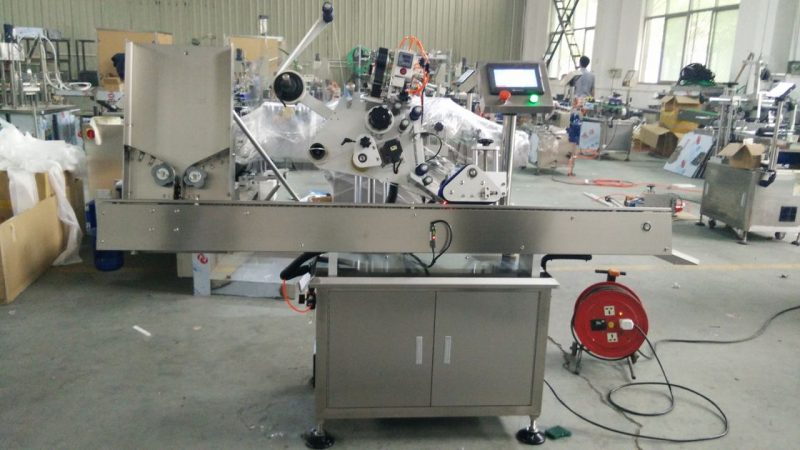 ചൈന ഹൈ സ്പീഡ് സ്മോൾ റ round ണ്ട് ക്യാനുകൾ ലേബൽ പശ യന്ത്രം, സൗന്ദര്യവർദ്ധക വിതരണക്കാരനായ ഐ ബ്ലാക്ക് ബോട്ടിൽ ലേബൽ സ്റ്റിക്കർ മെഷീൻ