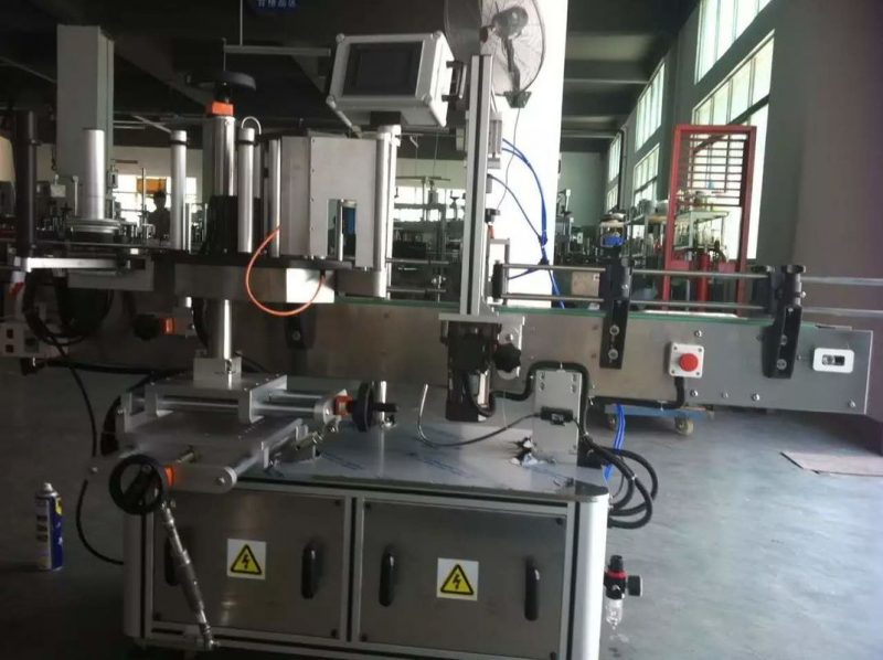 ചൈന ഫ്രൂട്ട് / വെജിറ്റബിൾസ് ജ്യൂസ് റ ound ണ്ട് ബോട്ടിൽ സ്റ്റിക്കർ ലേബലിംഗ് മെഷീൻ ഡ്രിങ്ക് ഇൻഡസ്ട്രി വിതരണക്കാരന്