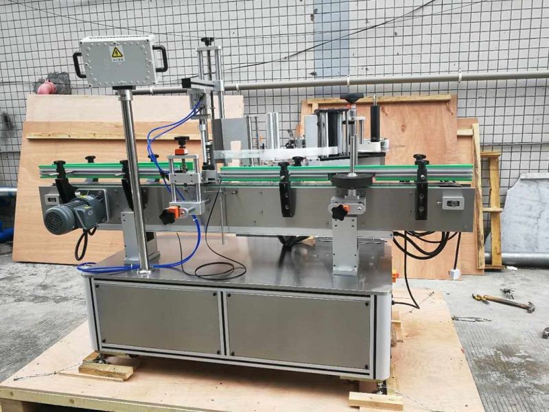 ഡ്രിങ്ക് ഫീൽഡ് വിതരണക്കാരനായ ചൈന പാവ്പാവ് / ഗുവ റ ound ണ്ട് ബോട്ടിൽ സ്റ്റിക്കർ ലേബലിംഗ് മെഷീൻ